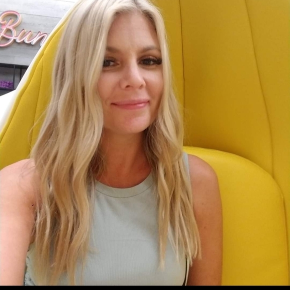 Meet your Posher, Erica - Picture 1 of 1